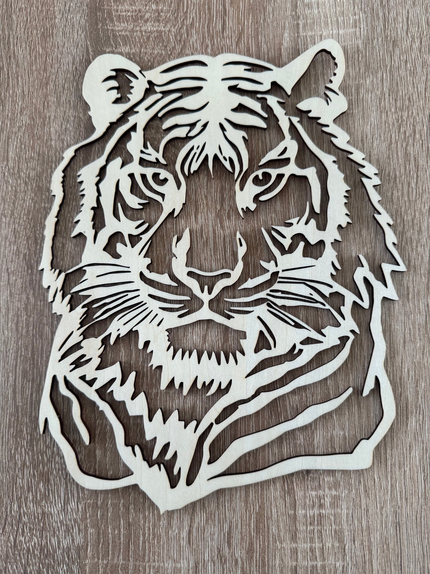 Découpe bois tigre